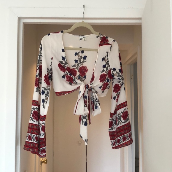 Tie crop top - Picture 1 of 2